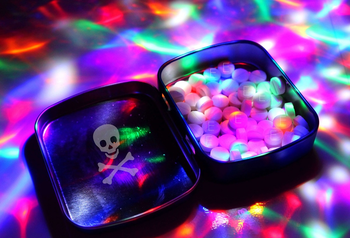 Party with Drugs: Risks and Safety Tips