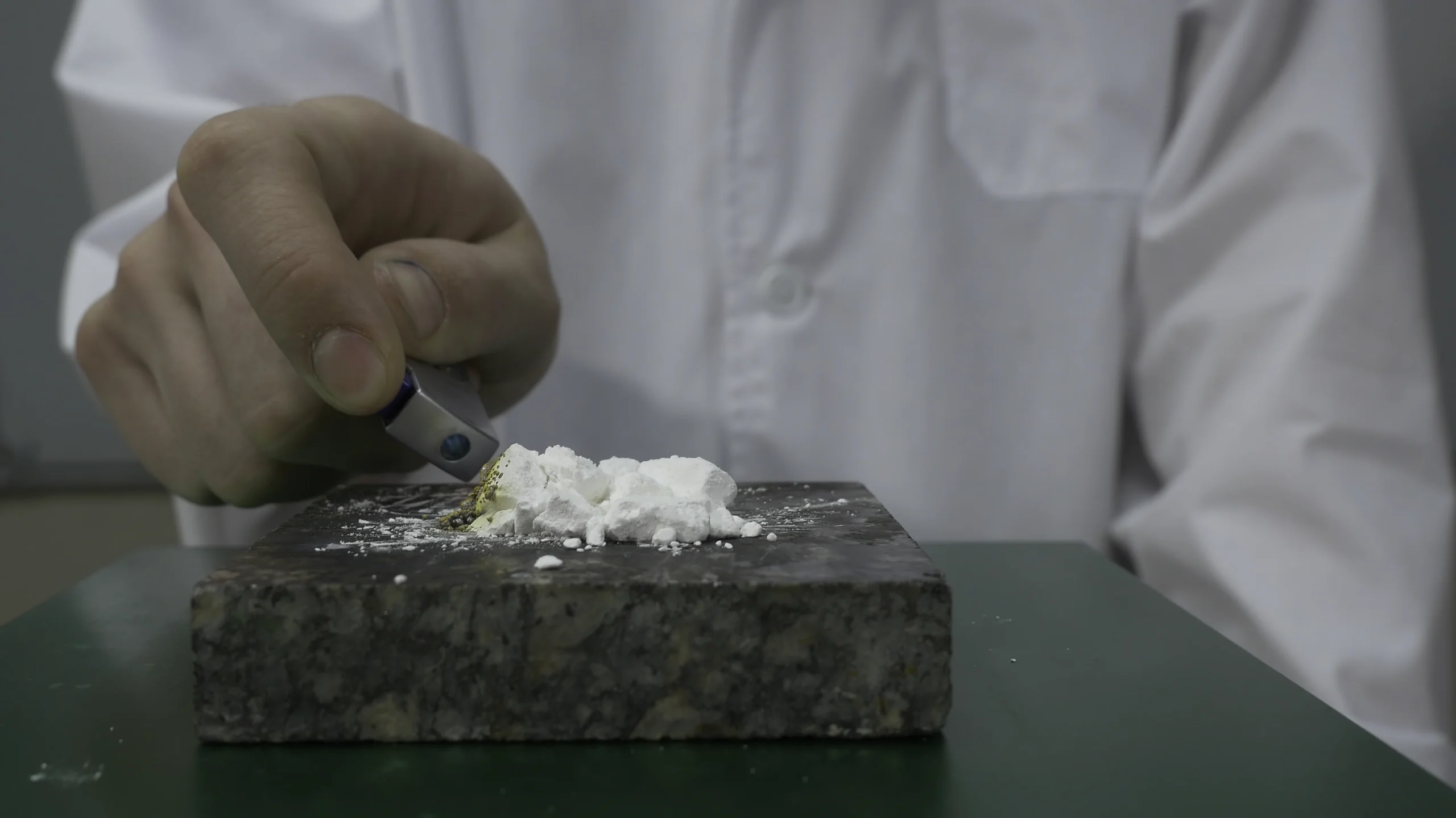 What Does Heroin Smell Like A Comprehensive Guide